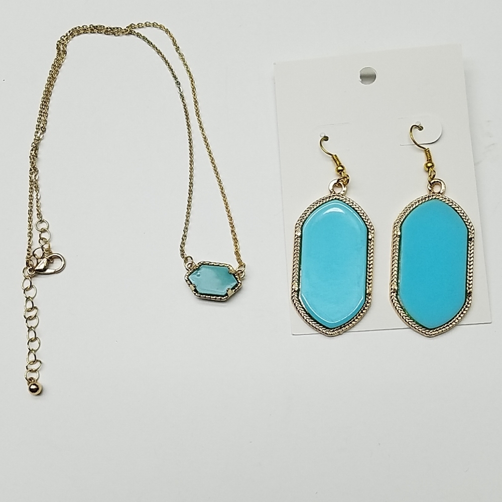 💕NWTFashion earrings and necklace aqua/goldtone